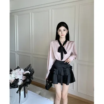 Летняя Корейская шикарная высококачественная универсальная милая рубашка с длинным рукавом и бантом, тонкая атласная короткая юбка с высокой талией, комплект из двух предметов, женская одежда