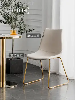 Легкий Роскошный Кожаный обеденный стул Nordic Home Обеденный стул со спинкой Современная небольшая квартира Стол в кафе с молочным чаем