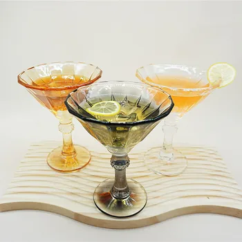 Креативные треугольные Разноцветные бокалы с широким горлышком во французском стиле, Винный коктейль, бокалы для шампанского и мартини, чашка